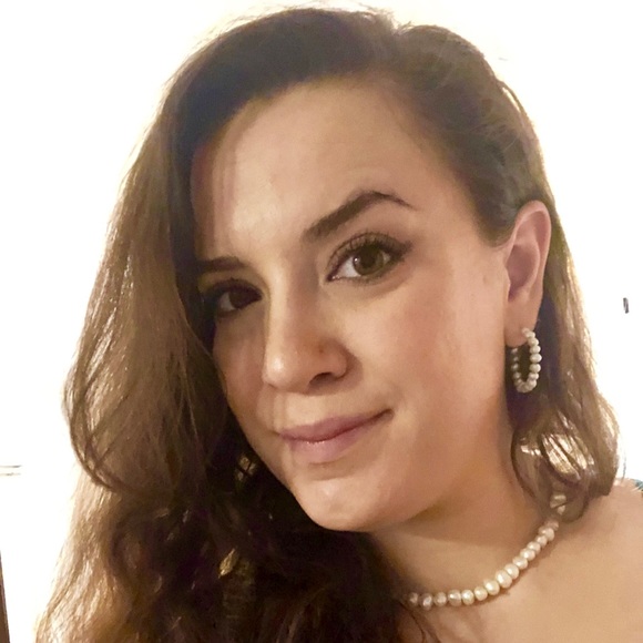 Meet your Posher, Stephanie - Picture 1 of 1